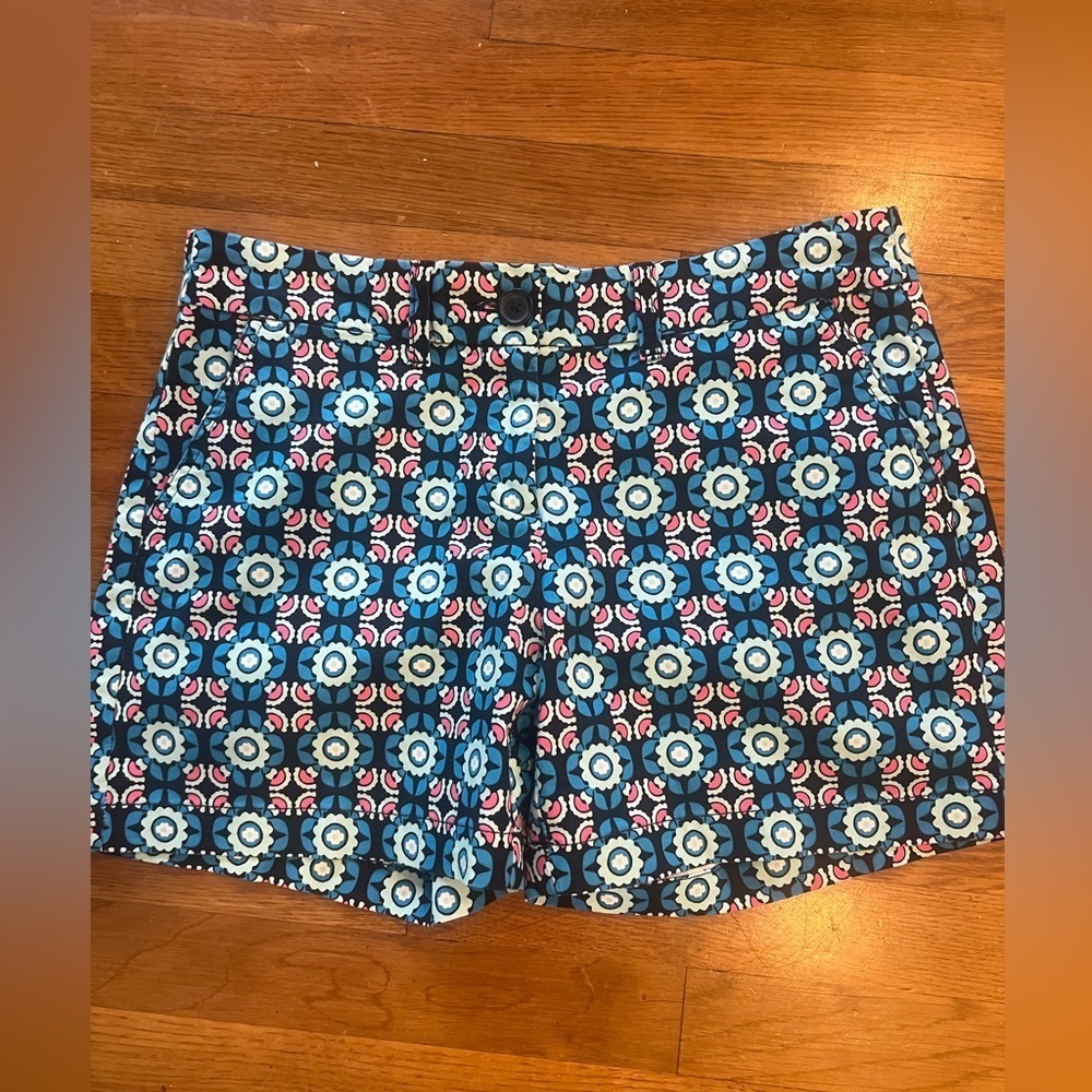 Crown and Ivy ladies shorts size 6, excellent condition 5 inch inseam - Picture 8 of 10